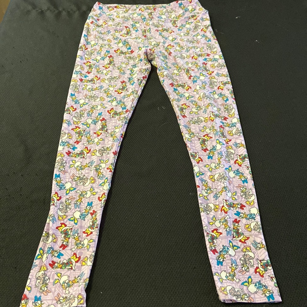 LuLa Row XS Daisy Duck Print. Preowned.
